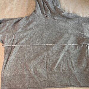 Uniqlo Gray Cropped Hoodie Size XL